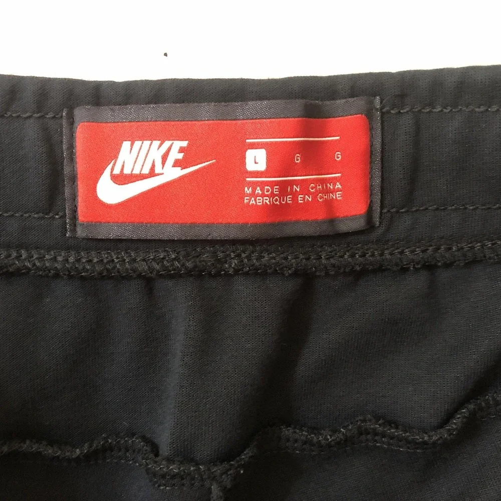 Nike Shorts Mens Large Black Fleece Sweat 9 Inseam Zip Pocket Gym 805160-010